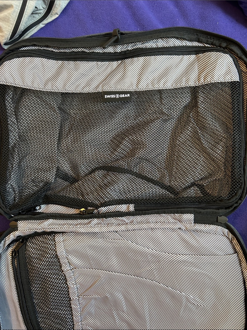 SwissGear Dark Gray Men's Everyday Backpack - Picture 5 of 8